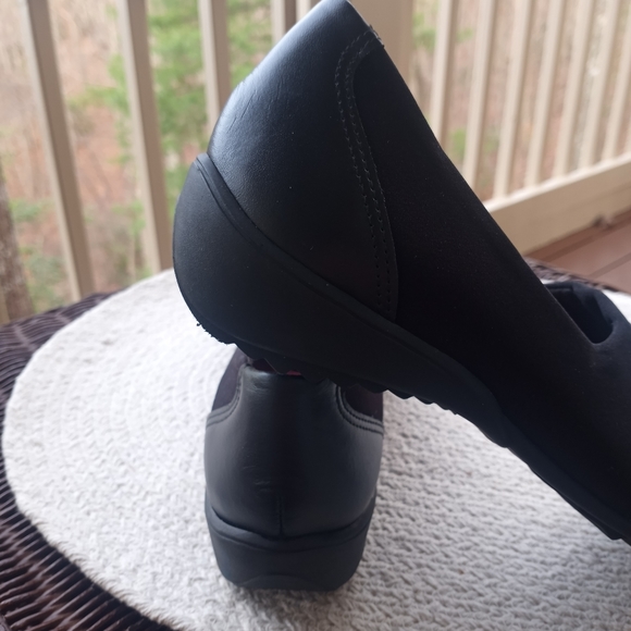 Munro "Traveler" Loafers - Picture 12 of 15